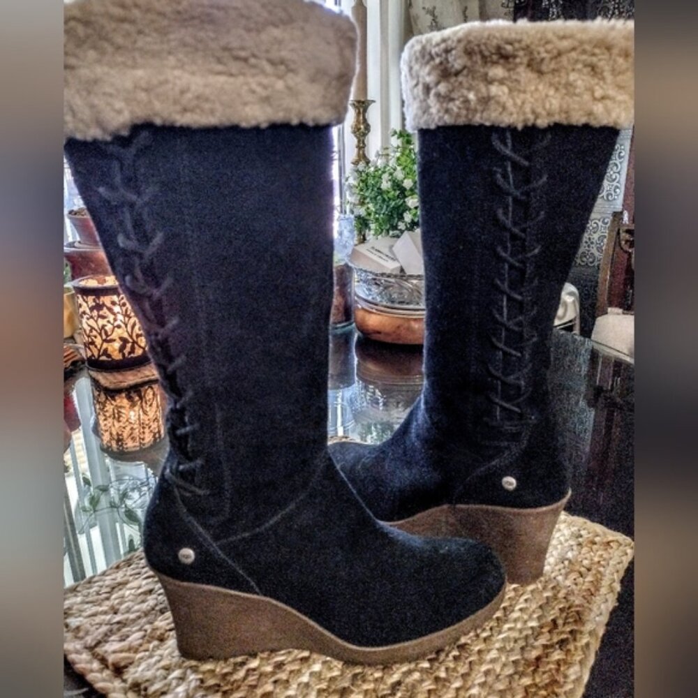 STUNNING GENUINE SUEDE UGGS Felicity TALL BOOTS SIZE 6